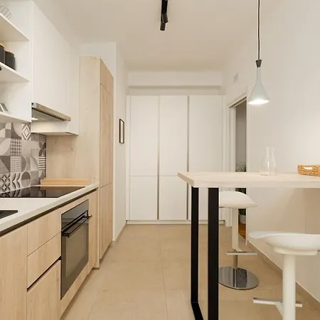 Ponterosso Center Luxury Fastfibra דירה *