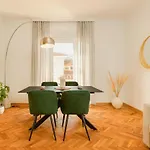 Ponterosso Center Luxury Fastfibra Apartament *